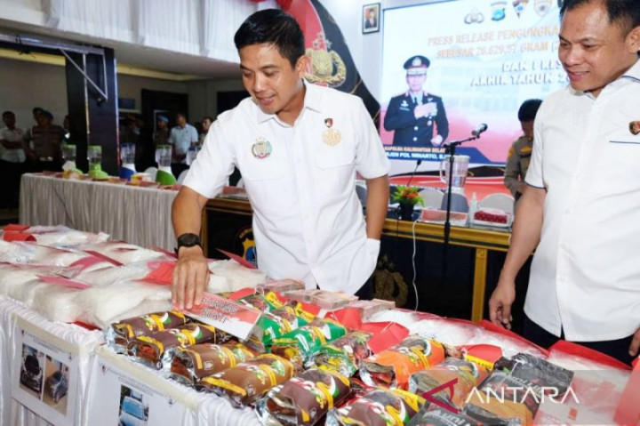 Polda Kalsel Tangkap 6 Orang Jaringan Gembong Narkoba Fredy Pratama