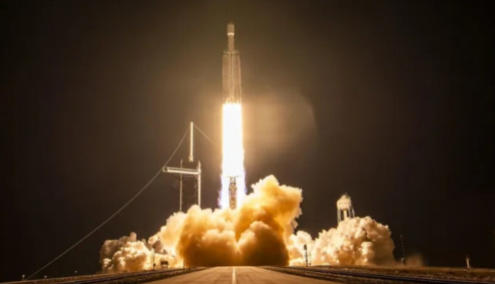 SpaceX Luncurkan Pesawat Luar Angkasa Militer Rahasia Menuju Orbit