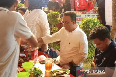 Anies Rayakan Tahun Baru Bersama Keluarga di Malioboro, <i>Lho Ini Kampung Halaman Saya</i>