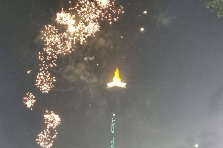 529 Ribu Warga Rayakan Malam Tahun Baru di Monas