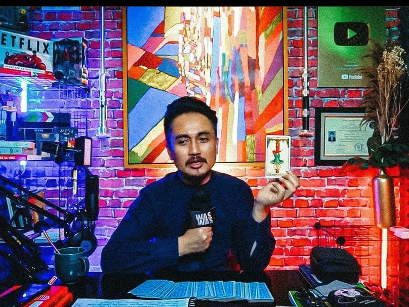 Pesulap dan ahli tarot Denny Darko (Foto: instagram)
