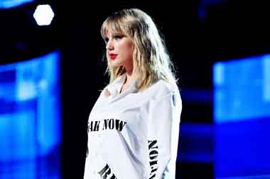 Taylor Swift Habiskan Malam Tahun Baru Dukung Pertandingan Travis Kelce, Hasilnya Menang