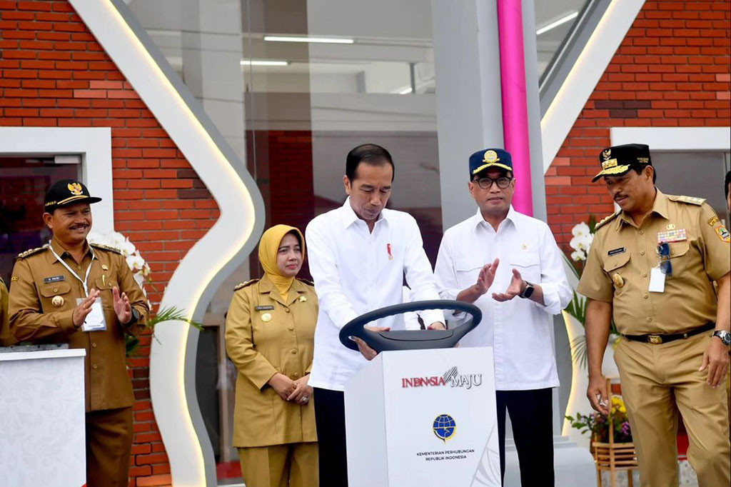 Jokowi Apresiasi Pembangunan Empat Terminal Penumpang Tipe A di Jawa