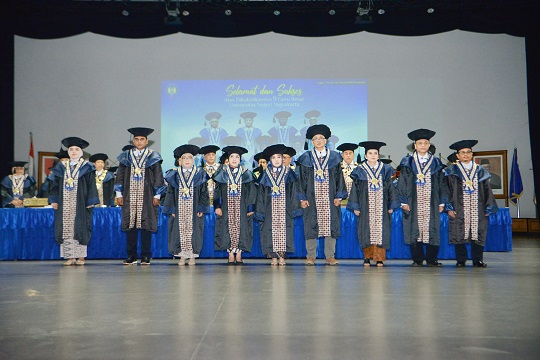 UNY Tambah Sembilan Guru Besar Baru