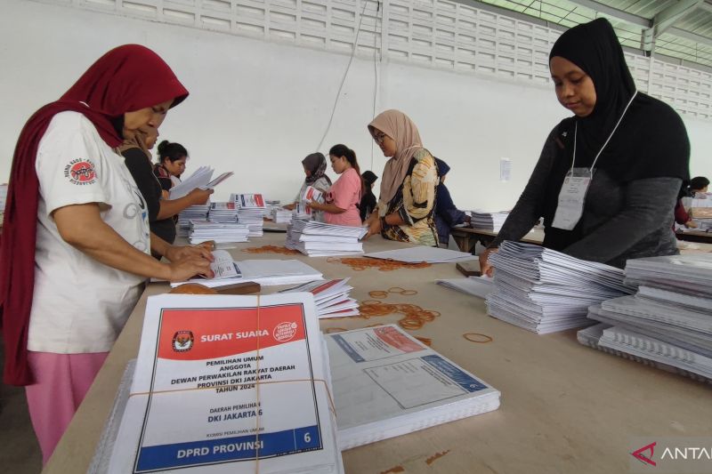 566.500 Lembar Surat Suara di Jaktim Telah Disortir dan Dilipat