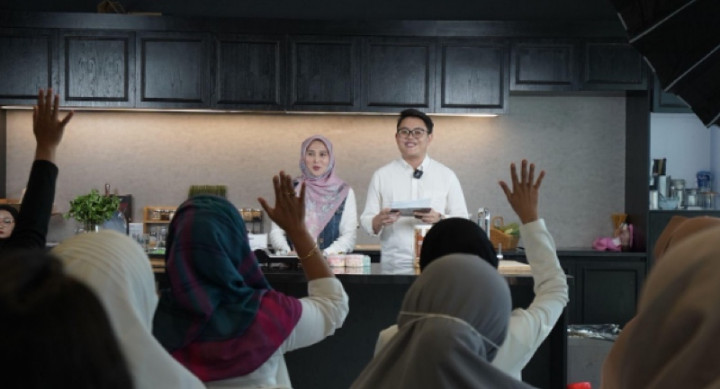 Yummy! Building Community and Creative Economy in Digital Culinary World