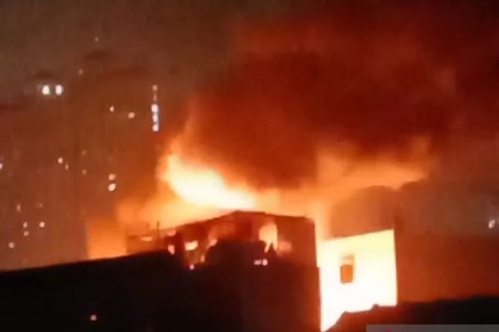 Kebakaran di Taman Sari Jakbar, 100 Orang Terdampak