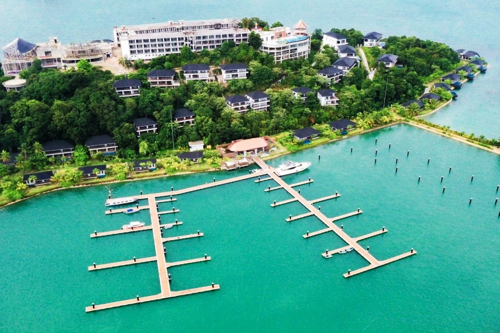 Di Pulau Nirup terdapat Marina dan yang dilengkapi fasilitas parkir untuk kapal pesiar atau yacht yang bisa menampung 180 kapal. Dok. Kemenparekraf