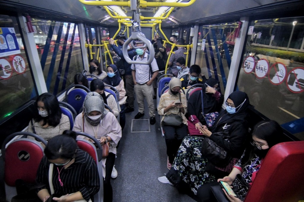 Penumpang Mengenakan Kaus Politik Tak Dilarang Naik Transjakarta, Asal...
