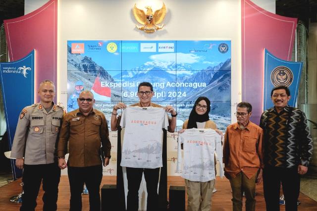 Kemenparekraf Dukung Khansa Syahlaa dalam Misi Pendakian Seven Summit Gunung Aconcagua Argentina