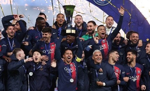 PSG Juara Piala Super Prancis, Luis Enrique Sumbangkan Trofi Perdana