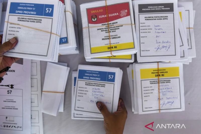 Ratusan Surat Suara DPR-DPRD DKI rusak