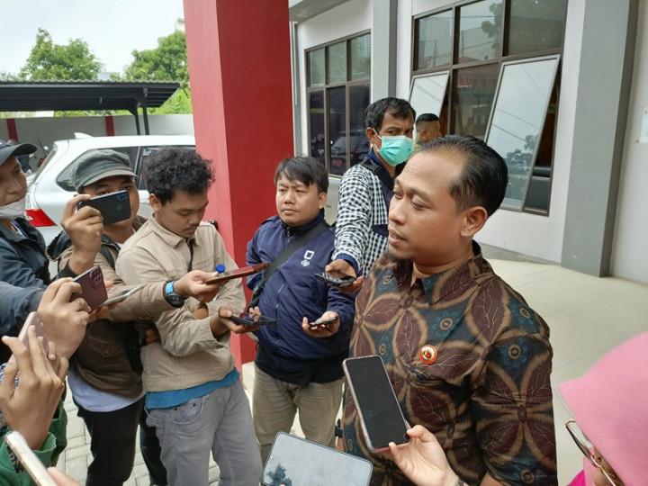 Pj Wali Kota Bekasi Hadapi Ancaman Pidana Gegara Jersey Nomor 2