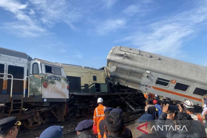 Update Korban Tabrakan Kereta KA Turangga dengan KA Bandung Raya: 3 Kru Kereta Api Meninggal