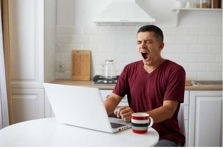 Food Coma: Fenomena Kamu Mengantuk setelah Makan Banyak, Ini Alasannya