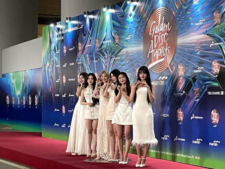 Intip Outfit Idola Wanita di Red Carpet Golden Disc Award 2024, Ada NewJeans hingga STAYC