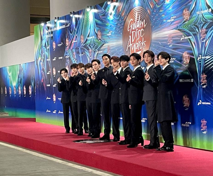 Seventeen hingga TXT Tampil Elegan di Red Carpet Golden Disc Awards 2024
