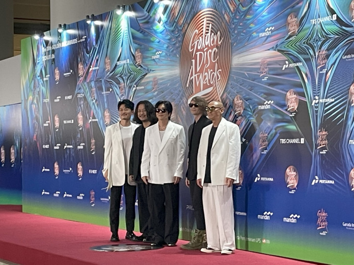 Le Sserafim Tampilkan Kolaborasi Spesial Bersama YB di GDA 2024