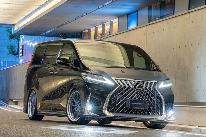 Lexus LM Lebih <i>'Catchy'</i> dengan Body Kit Artisan Spirits