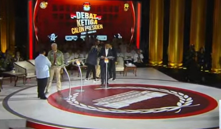 Ogah Salaman dengan Anies, Prabowo Langsung Berpaling Usai Debat