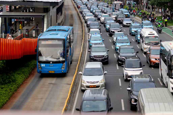 <i>Beresin</i> Kemacetan, Jokowi Minta Semua Kota Majukan Transportasi Massal
