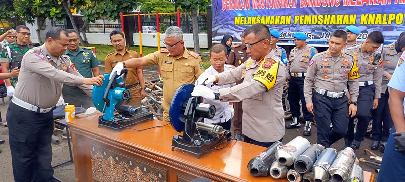 Belasan Ribu Knalpot Bising di Kota Bandung Dimusnahkan