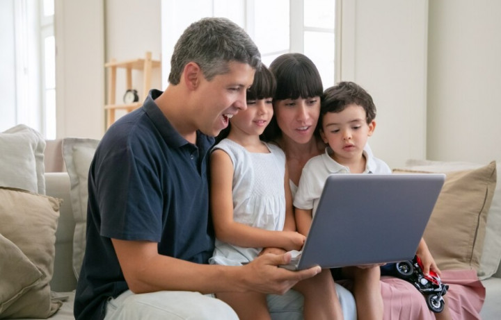 11 Contoh Hak dan Kewajiban Anak di Rumah