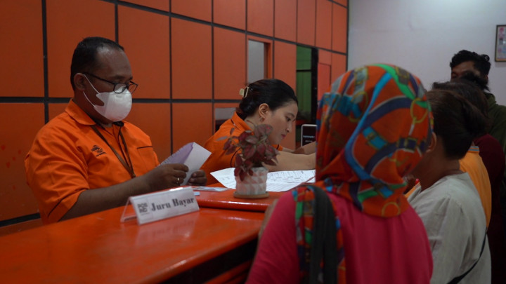 Meski Terkendala Cuaca, Penyaluran Bansos PKH dan Sembako Triwulan IV di Manado Lancar