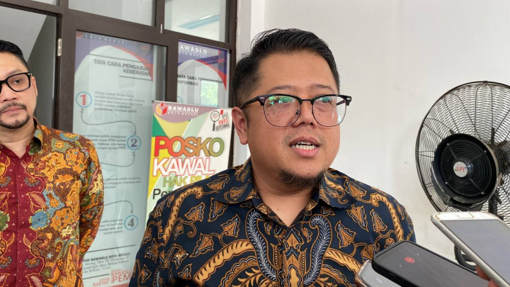 Bank BJB 2 Jam Jelaskan Jersey Angka 2 ke Bawaslu Bekasi