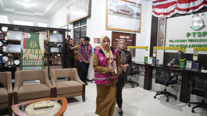 Kadinkes Kota Batu Ditetapkan Tersangka Kasus Korupsi