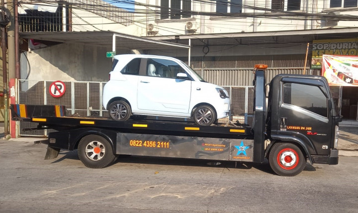 Jangan Sembarangan Derek Mobil Listrik, Ini Akibatnya!