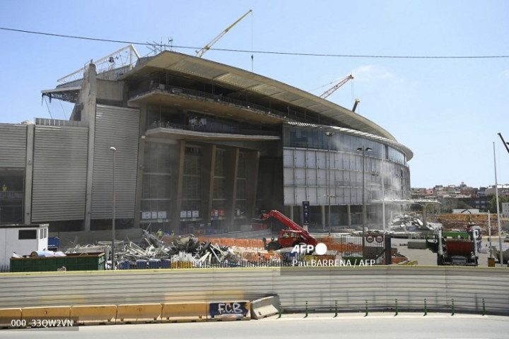 Barcelona Jual Rumput Camp Nou ke Fans, Tertarik Beli?