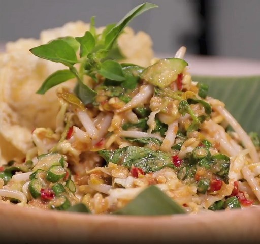 Buat sendiri di rumah lihat resep karedok dari Endeus TV yuk! (Foto: Dok. Endeus TV)