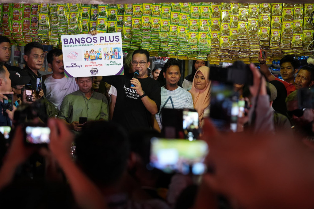 Anies Yakinkan Masyarakat Tak Khawatir Bansos Lenyap