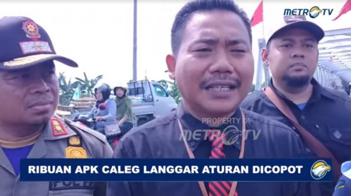 Bawaslu Pati Tertibkan Belasan Ribu APK Caleg yang Langgar Aturan