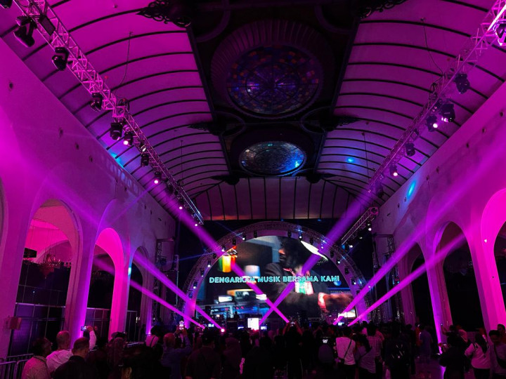 Penonton Lintas Generasi Hadiri Fenix360 Live! Indonesia