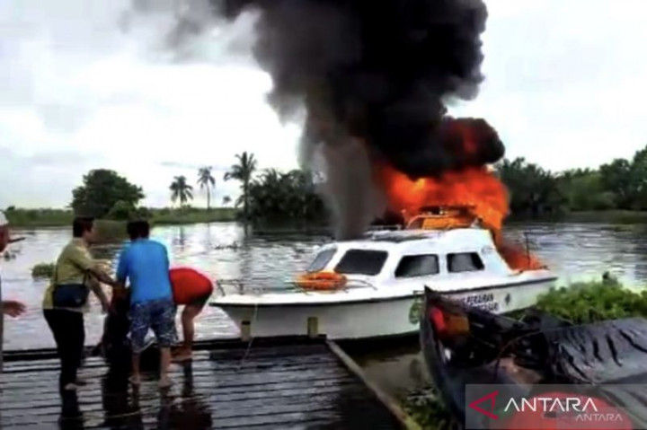 <i>Speed Boat</i> Pengangkut 14 Petugas Puskesmas di Tapin Selatan Terbakar