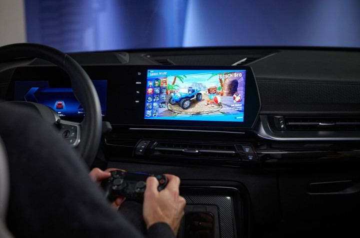 BMW Sediakan Video Game Di Mobil, Kayak Merek 'Sebelah'