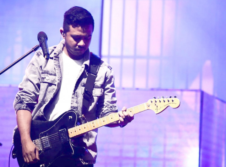 Momo Nyanyikan Lagu Geisha, Roby Satria Protes