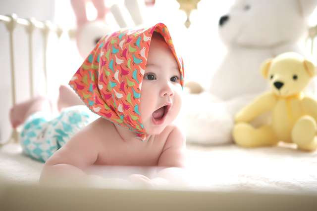 Bagaiman cara melakukan tummy time? Simak tipsnya.  (Foto: Ilustrasi/Dok. Unsplash.com)