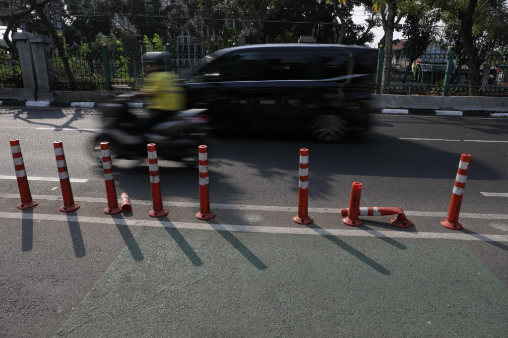 Penertiban APK di Jalur Pembatas Sepeda Tunggu Keputusan Bawaslu