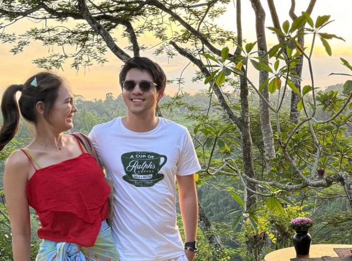 Maxime Bouttier Nangis di Pemakaman Ibu, Luna Maya Sibuk Menenangkan