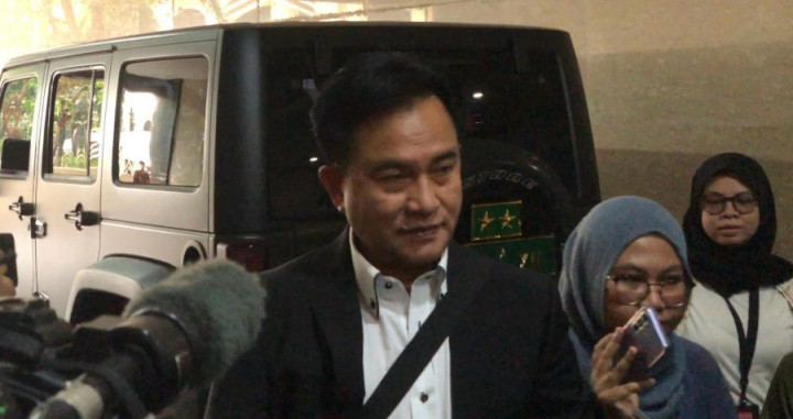 Yusril Sebut Rencana Pemakzulan Jokowi Perlu Dibawa ke DPR