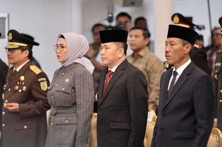 Pj Gubernur Sumsel Salurkan Bantuan untuk Warga Terdampak Banjir