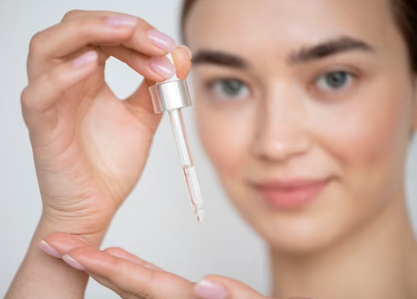 Setelah kulit beradaptasi dengan retinol, kamu bisa mengaplikasikannya setiap hari.  (Foto: Ilustrasi. Dok. Freepik.com)