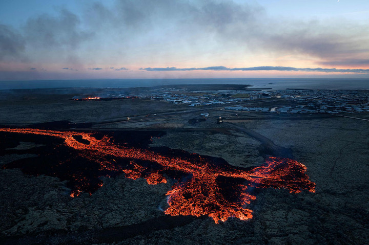 Lahar Gunung Berapi Hancurkan Rumah Warga Islandia