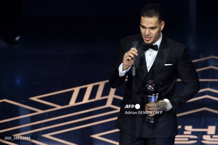 Jadi Bagian Penting City Raih Treble, Ederson jadi Kiper Terbaik FIFA