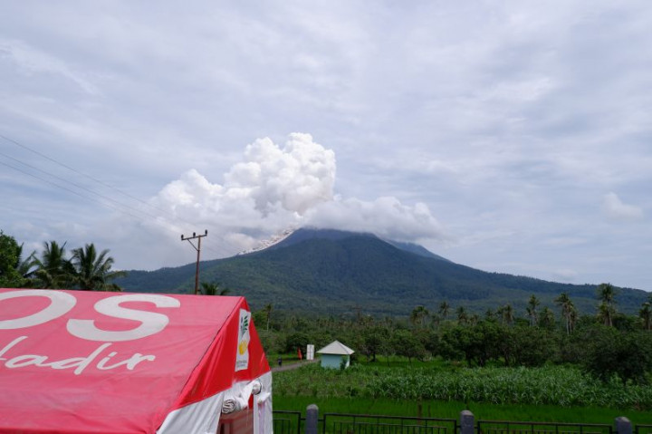 Radius Larangan Aktivitas Akibat Erupsi Lewotobi Diperluas