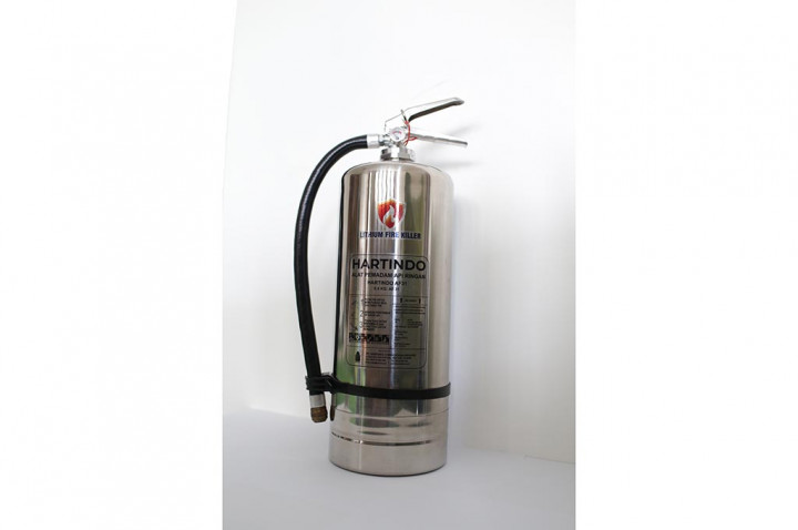 Wajib Tahu, Mobil Listrik Ternyata Butuh APAR Khusus!