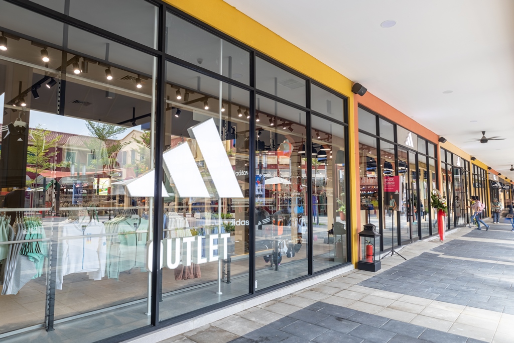 Outlet adidas Premium. Dok. Ist